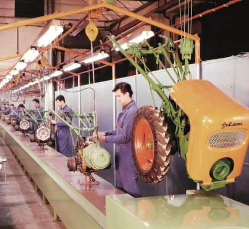 fabbrica goldoni 1957